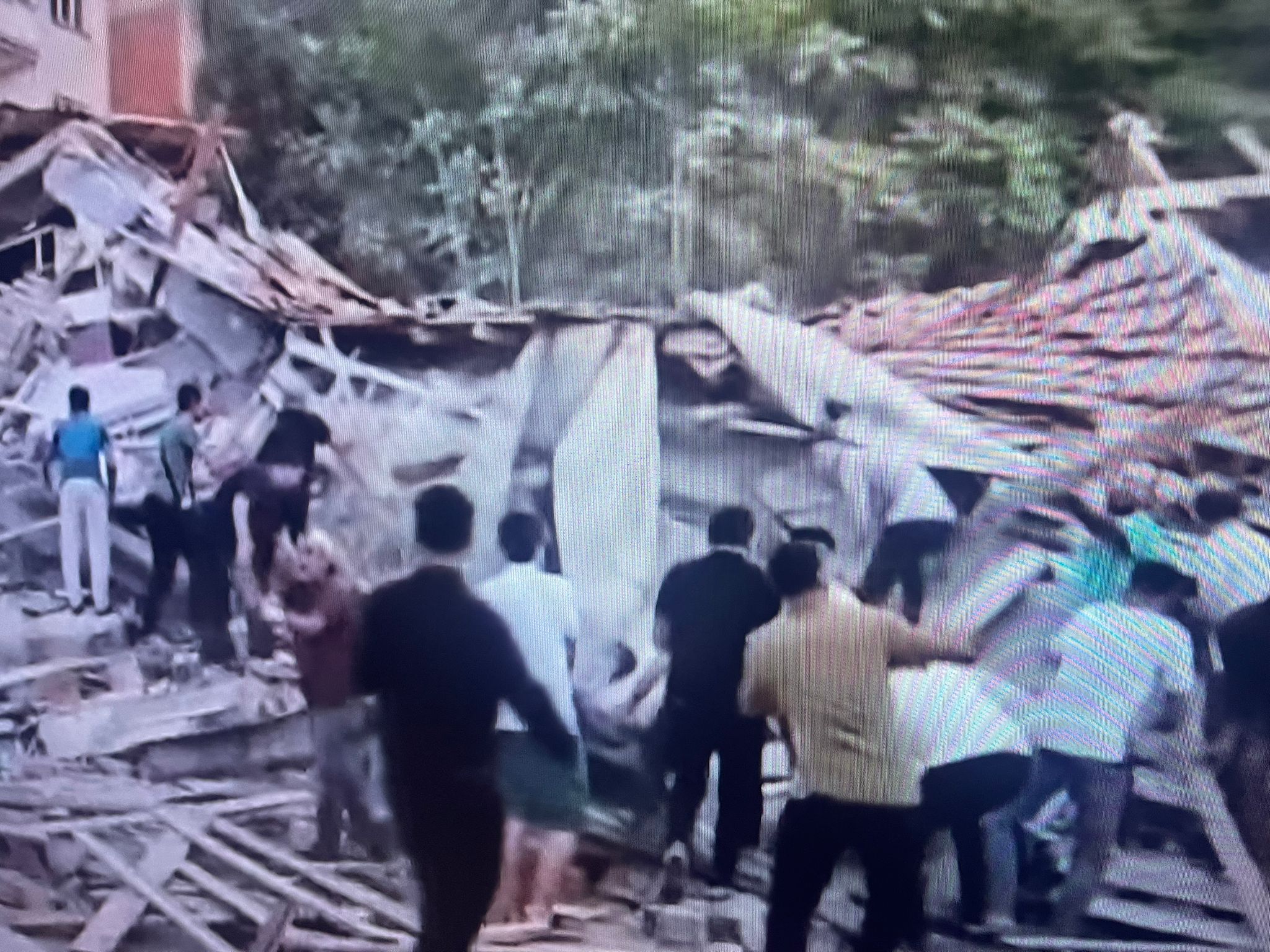 Balıkesir 6.1 Şiddetin 'De Deprem İstanbul'da Şiddetli Hissedildi Isindetayi.com