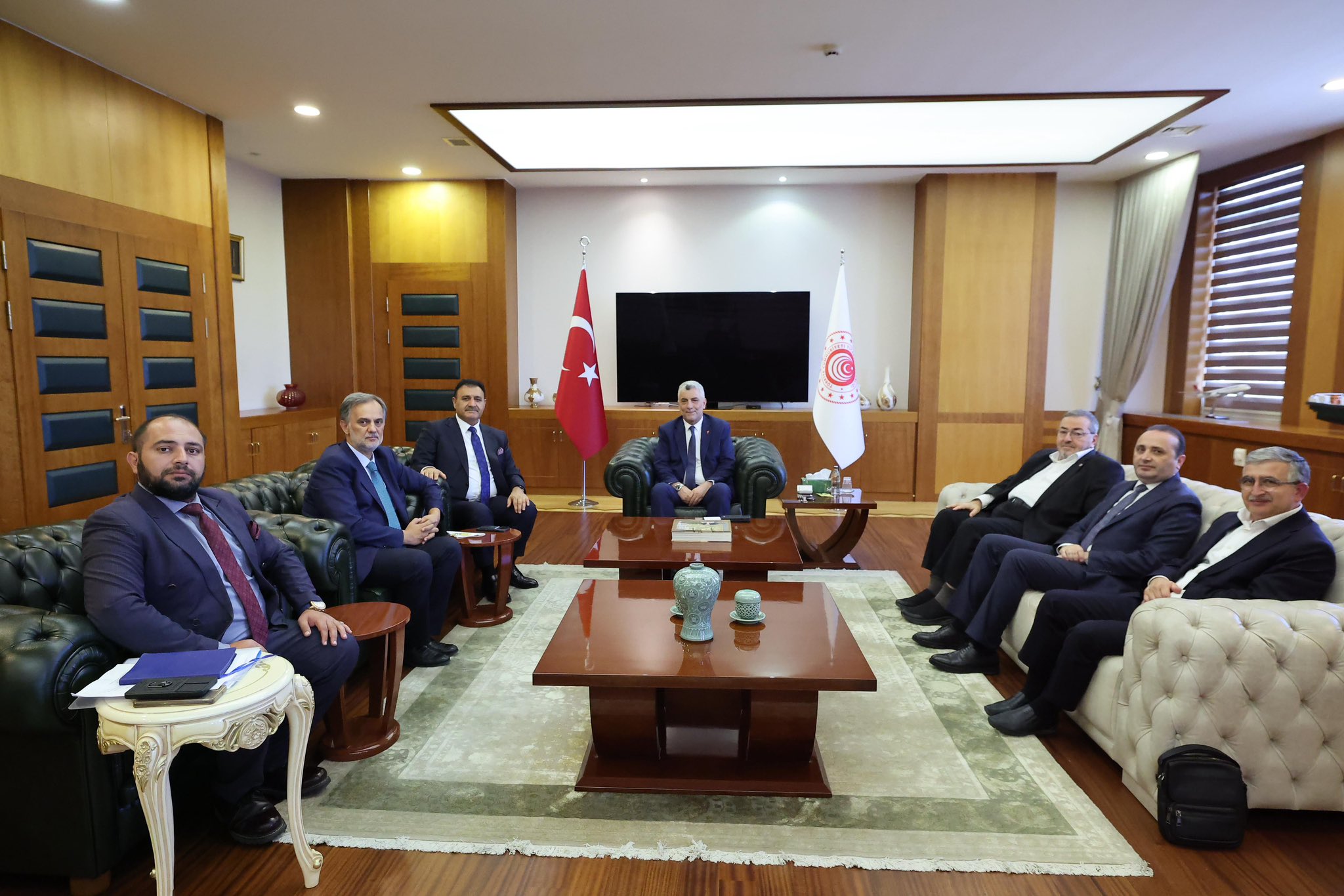 İdsb Heyeti, Ticaret Bakanı Ömer Bolat’ı Ziyaret Etti İslam Dünyası İçin Ortak Kalkınma Vizyonu Görüşüldü Haber Isindetayi.com