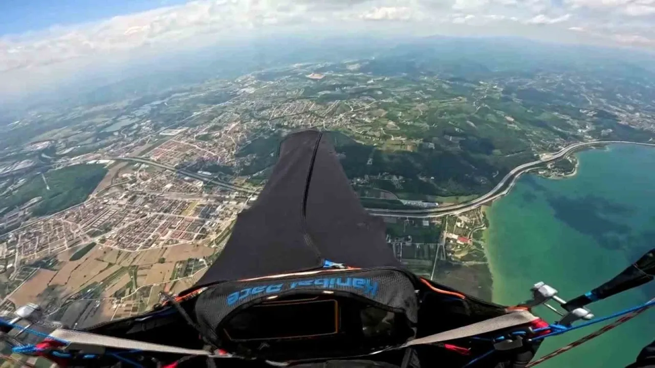 112 Kilometreyi Paraşütle Uçtu Sakarya’dan Havalandı, Eskişehir’e Indi Isindetayi Gundem