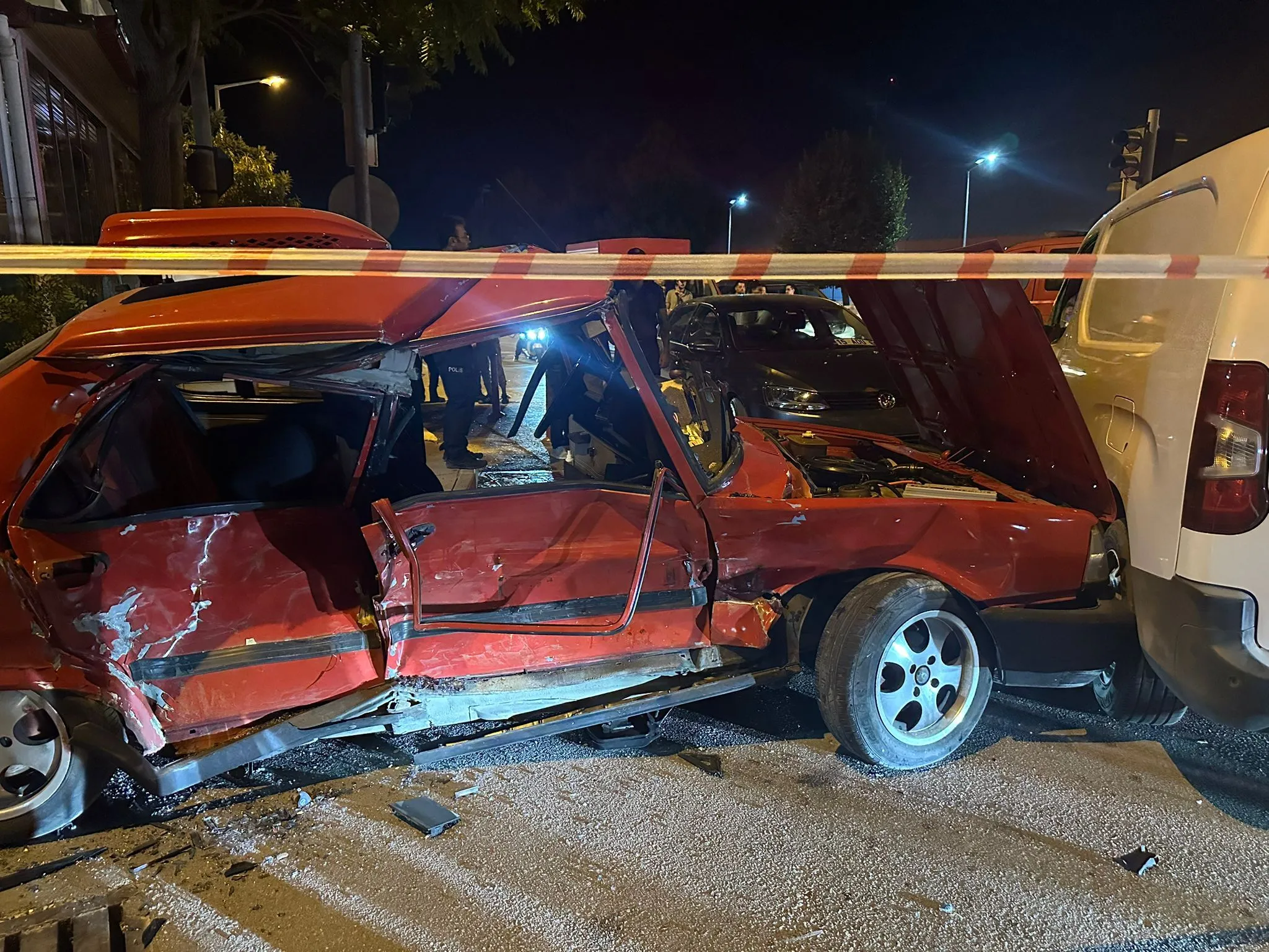 Burdur’da Feci Kaza 1 Ölü 4 Yaralı Isindetayi.com (2)-1