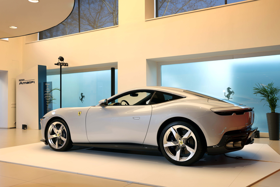 Ferrari Amalfi, Lüks Ve Performansi Yeni̇ Bi̇r Boyuta Taşiyor Isindetayi Haber