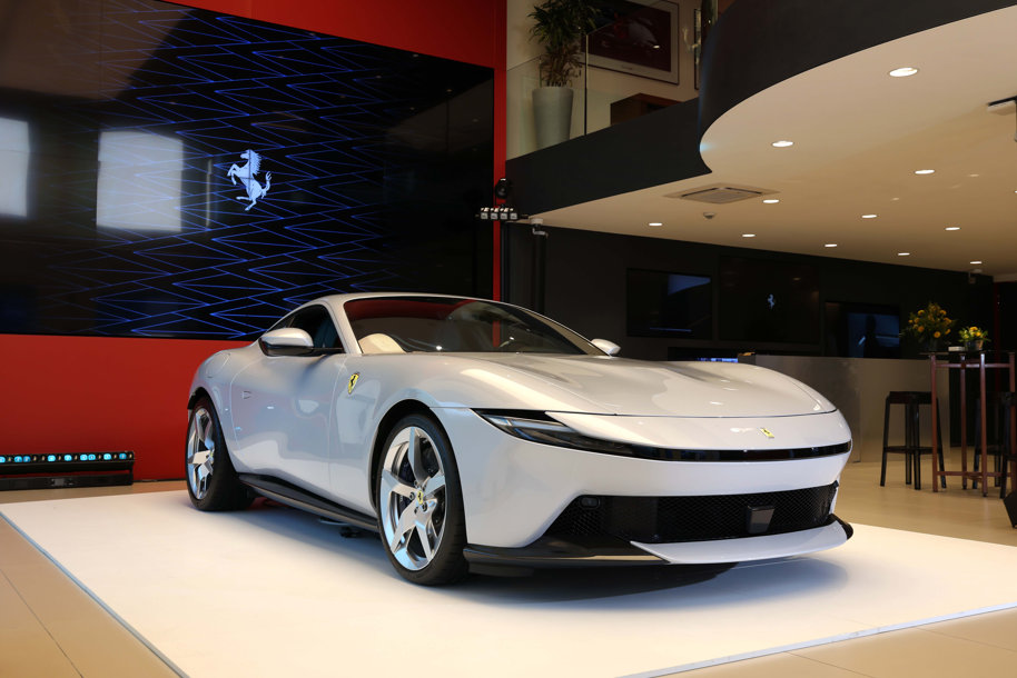 Ferrari Amalfi, Lüks Ve Performansi Yeni̇ Bi̇r Boyuta Taşiyor Isindetayi Otodetay