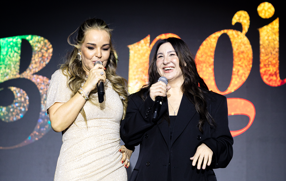 Alfemo’nun Gecesine Katılan Yasemin Sakallıoğlu “Bir Yere Gidiyorsam Orayı On Olana Kadar Bırakmam” Isindetayi Haber Alfemo