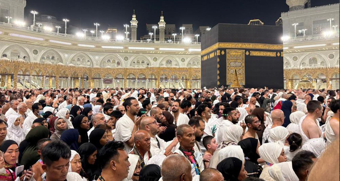Kabe'de Tarihi Yoğunluk 12 Milyonluk Rekorun Ardından Yeni Yılda Insan Seli Isindetayi