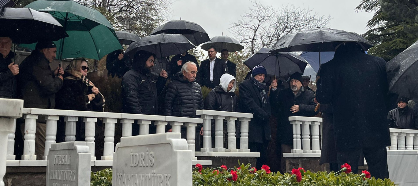 İdri̇s Yamantürk Saygiyla Aniliyor Isindetayi Haber-1