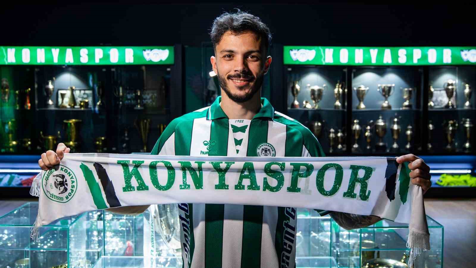 Konyaspor Kulübü Başkanı Ömer Atiker Konyaspor'a 8 Futbolcu Transfer Etti Isindetayi