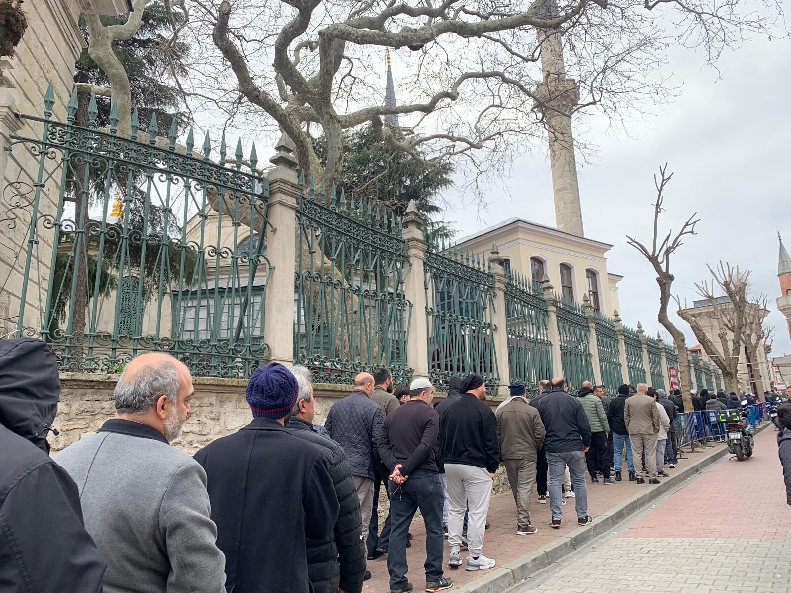 Hırka I Şerif Camii Isindetayi