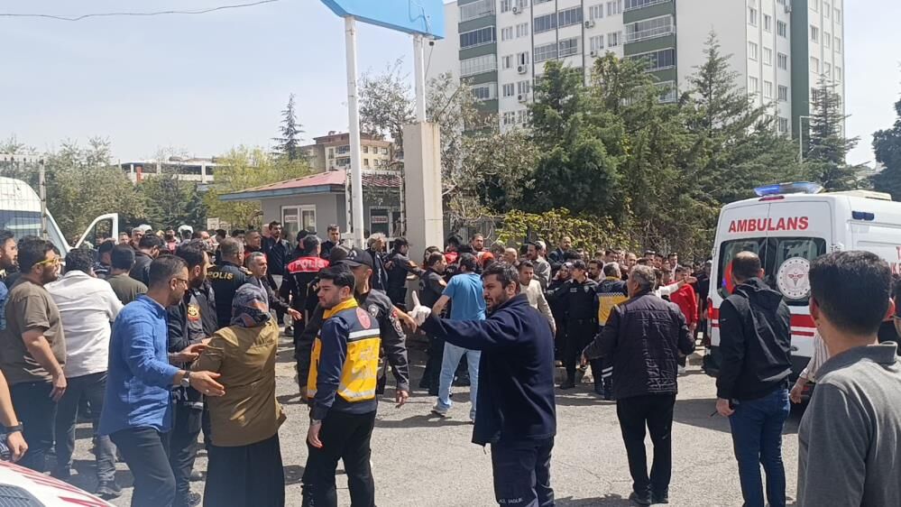 Kahramanmaraş’ta Okulda Silah Sesleri Ölü Ve Yaralılar Var Isindetayi