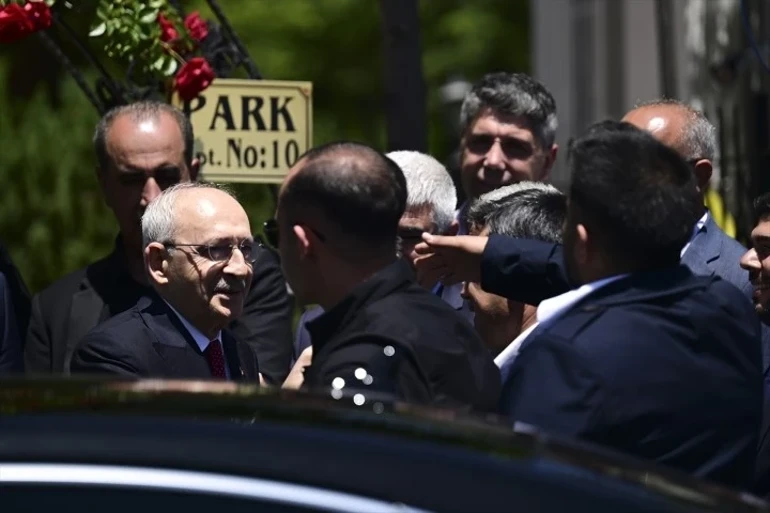 Kılıçdaroğlu 2.5 Yıl Sonra Chp Genel Merkezi’nde Haber Isindetayi