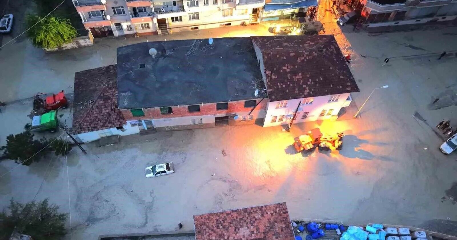 Vali Tavlı’dan Sel Açıklaması Can Kaybı Ve Yaralanma Yok, Iş Yerlerinde Zararlar Mevcut Haber Isindetayi