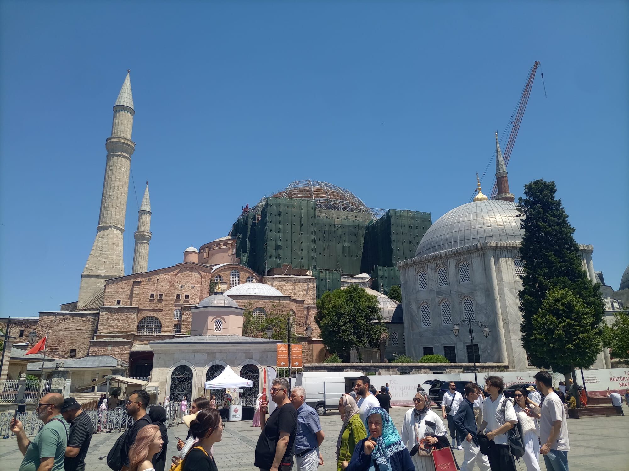 Ayasofya Kubbesi Çelikle Kaplandı Tarihi Restorasyon Turistlerin İlgisini Çekti Isindetay Kültür Sanat Haberi