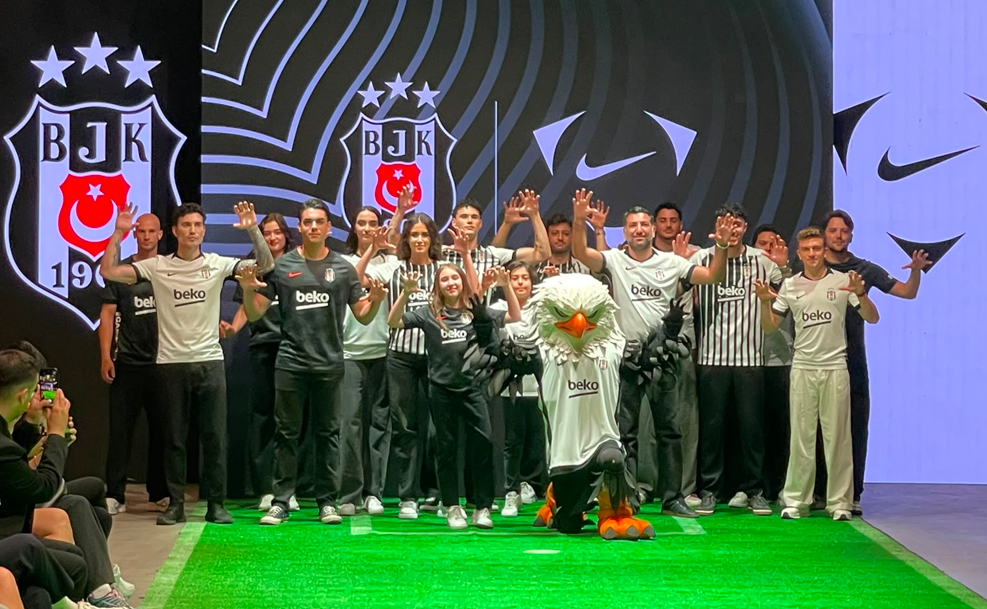 Beşiktaş Yeni Sezon Formasını Tüpraş Stadyumu’nda Tanıttı