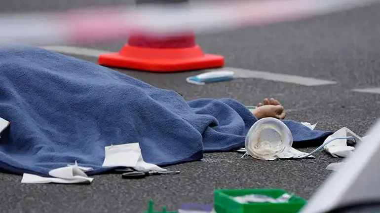 Berlin’de Araç Kalabalığa Daldı 1 Ölü, 17 Yaralı Isindetayi Haber