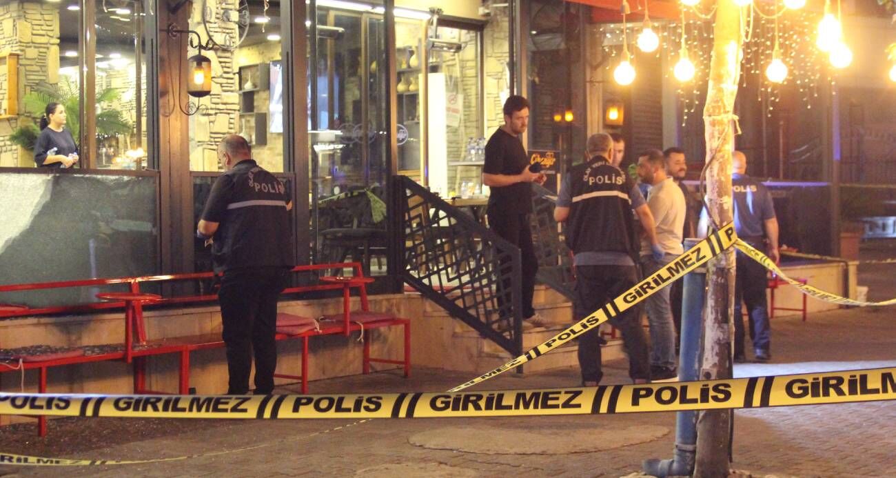 Kebapçıya kurşun yağdırdılar: Yemek yiyen 4 kişi yaralandı