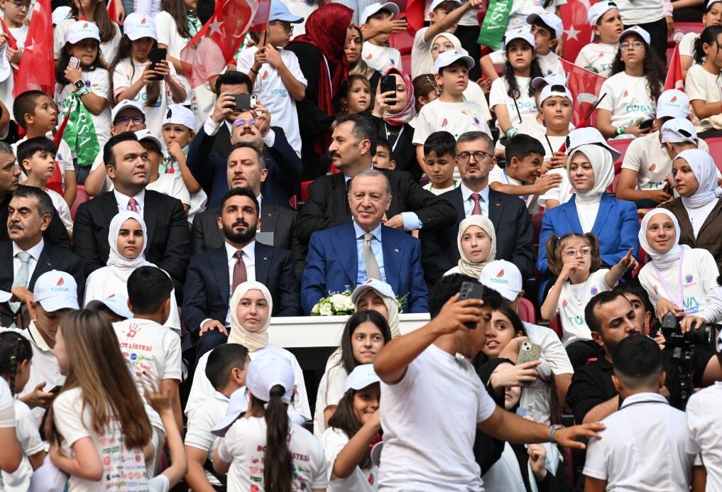 Cumhurbaşkanı Erdoğan Gençlerimizin En Iyi Şekilde Yetişmeniz Için Tüm Gücümüzle Çalışıyoruz Politika Haber Isindetayi