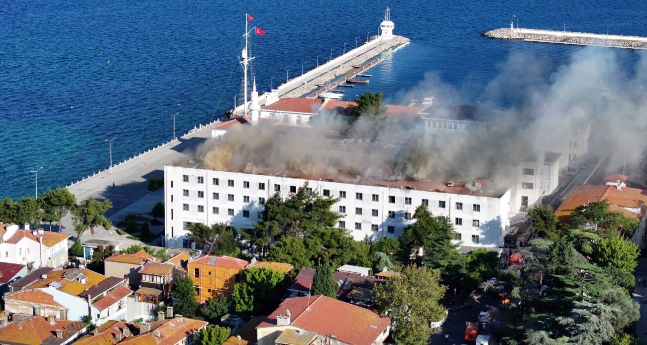 Heybeliada Deniz Harp Okulu’nda çıkan yangın söndürüldü