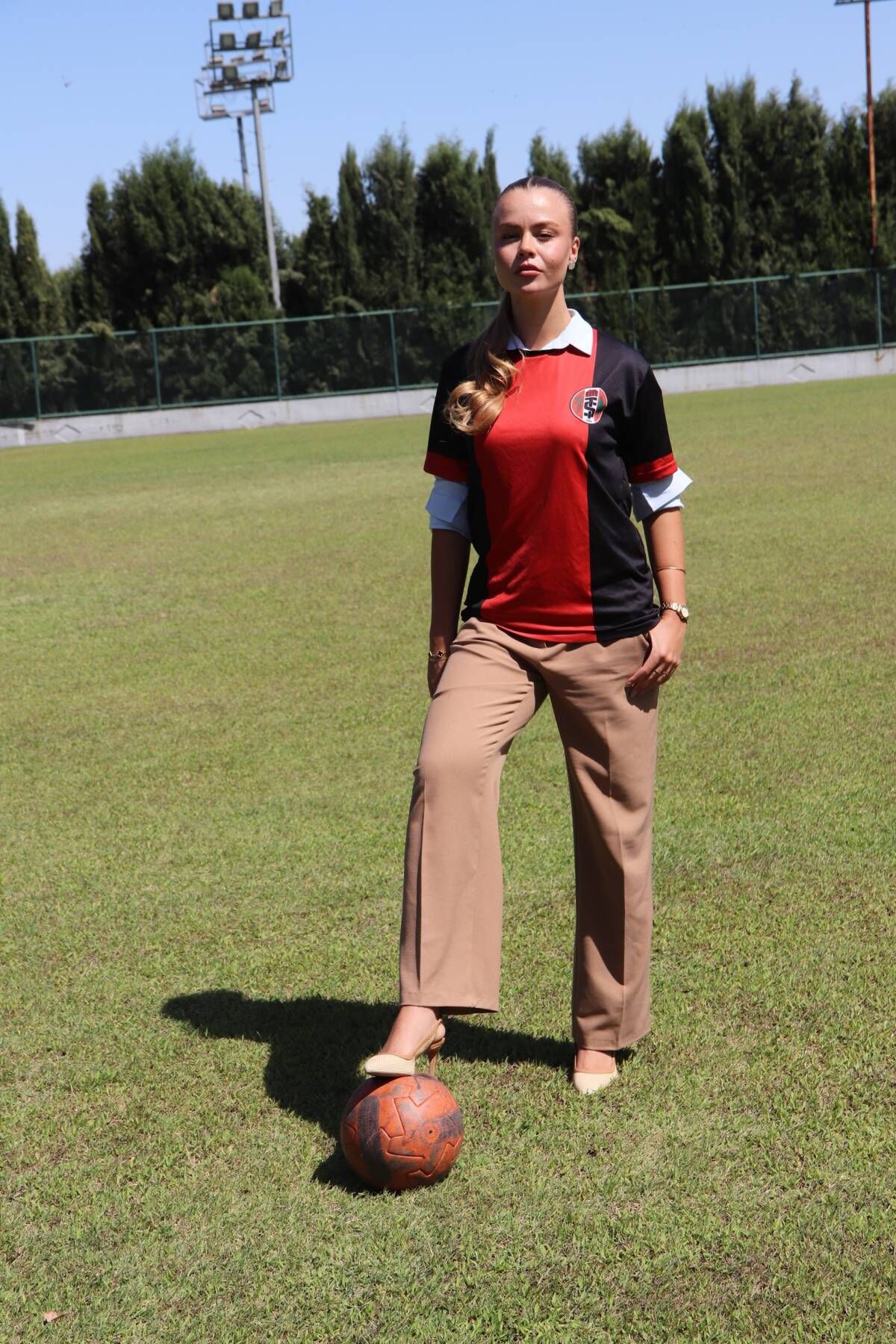 22 Yaşında Tarihi Görev Zeynep Mestan Turgutluspor’un Teknik Direktörü Isindetayi Haber Spor