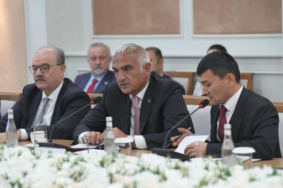 Bakan Ersoy, Özbeki̇stan’in Bağimsizliğinin 35. Yil Dönümünde Taşkent’te Isindetayi Haber