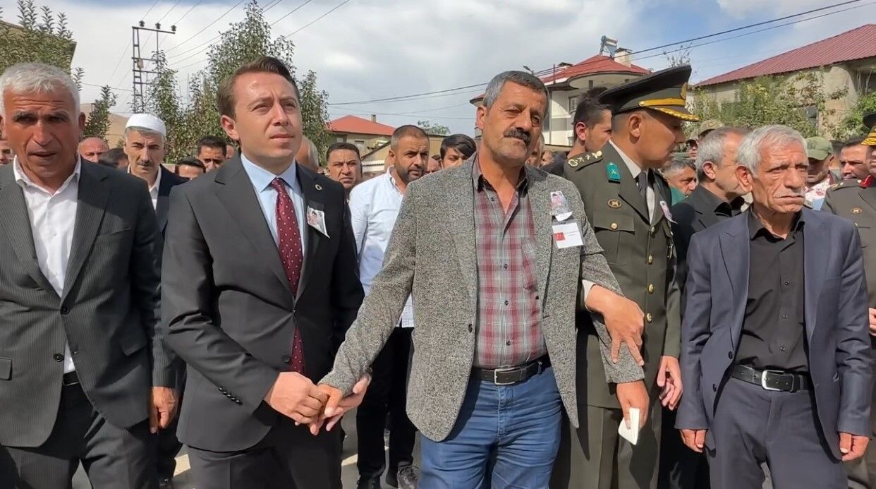 Yüksekova’nın Şehidi Gözyaşları Arasında Toprağa Verildi Haber Isindetayi