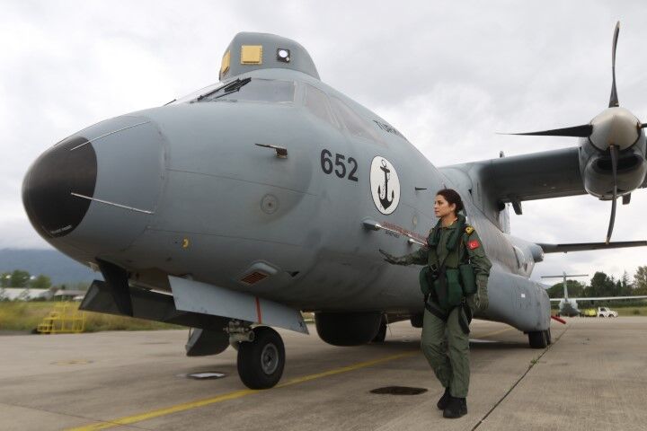Gökyüzünde Bir Ilk Türk Deniz Kuvvetleri’nin Ilk Kadın Uçak Pilotu Isindetayi Haber Gundem