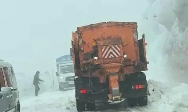 Palandöken Geçidi Alarm Verdi Kar Yağışı Ulaşımı Felç Etti Haber Isindetayi