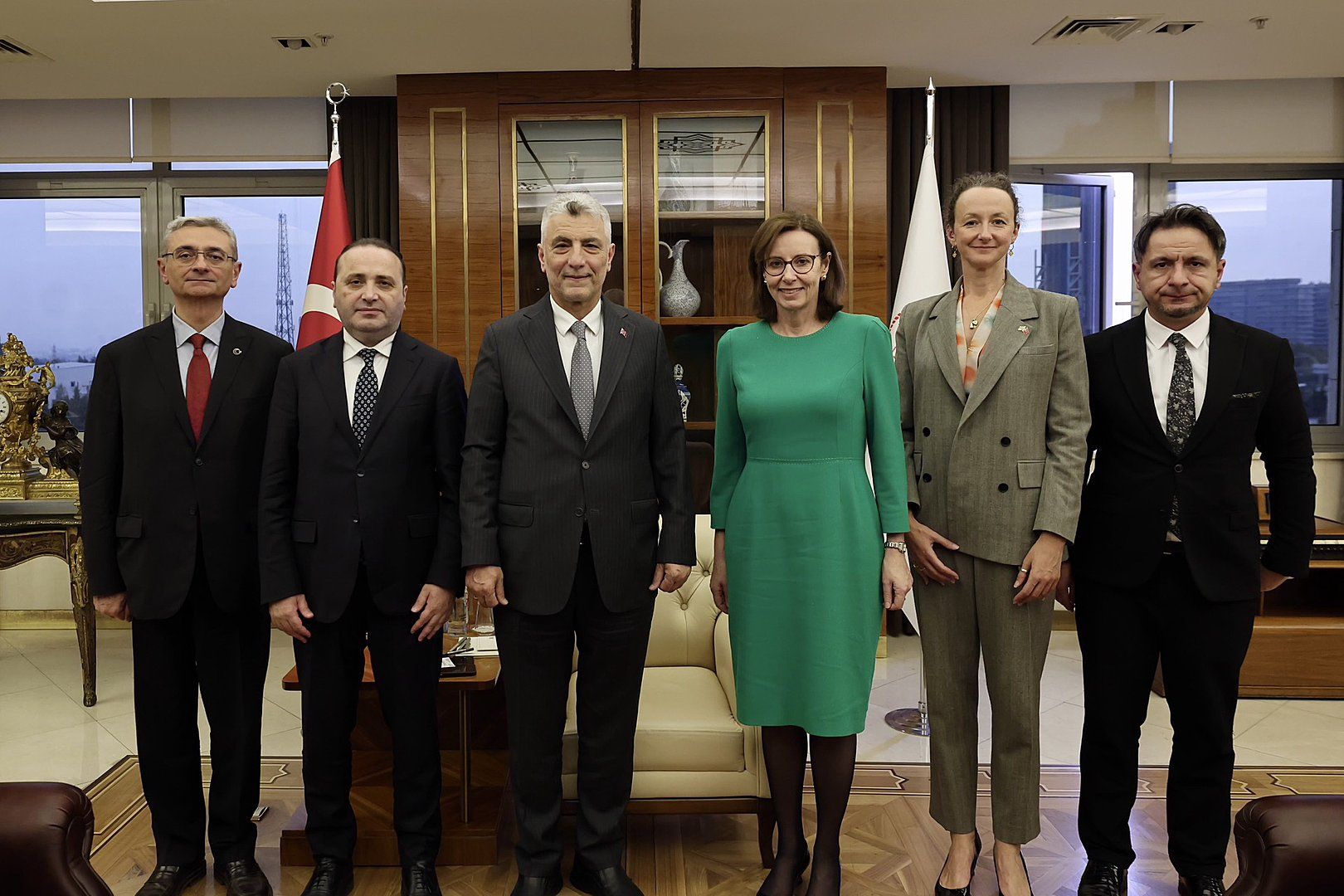 Türkiye Birleşik Krallık Ticaretinde Yeni Dönem Ankara’da Stratejik İş Birliği Masaya Yatırıldı Haber Isindetayi